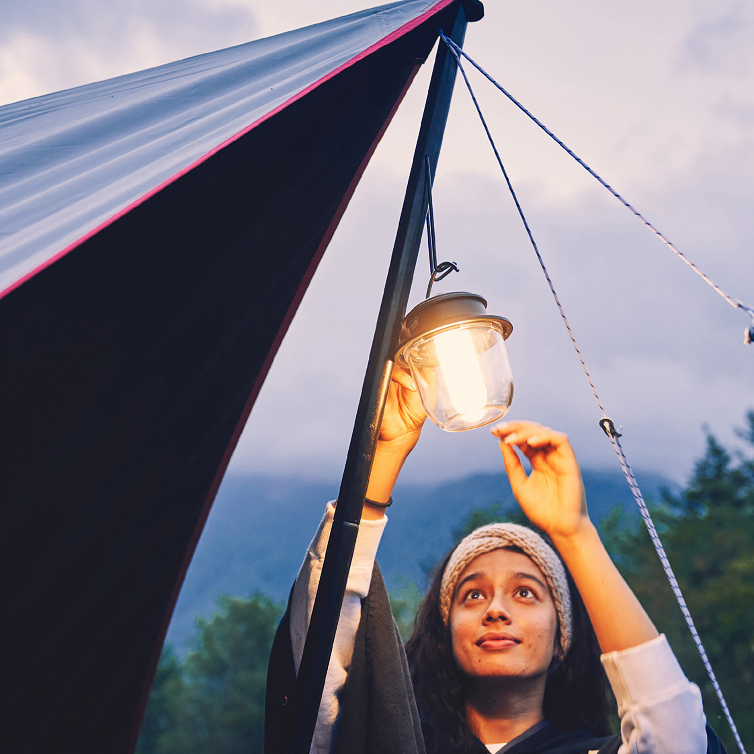 ตะเกียง LED Coleman Rechargeable Hanging Lantern