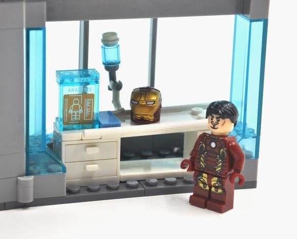 SY 370 Attack on Avengers Tower 563pcs