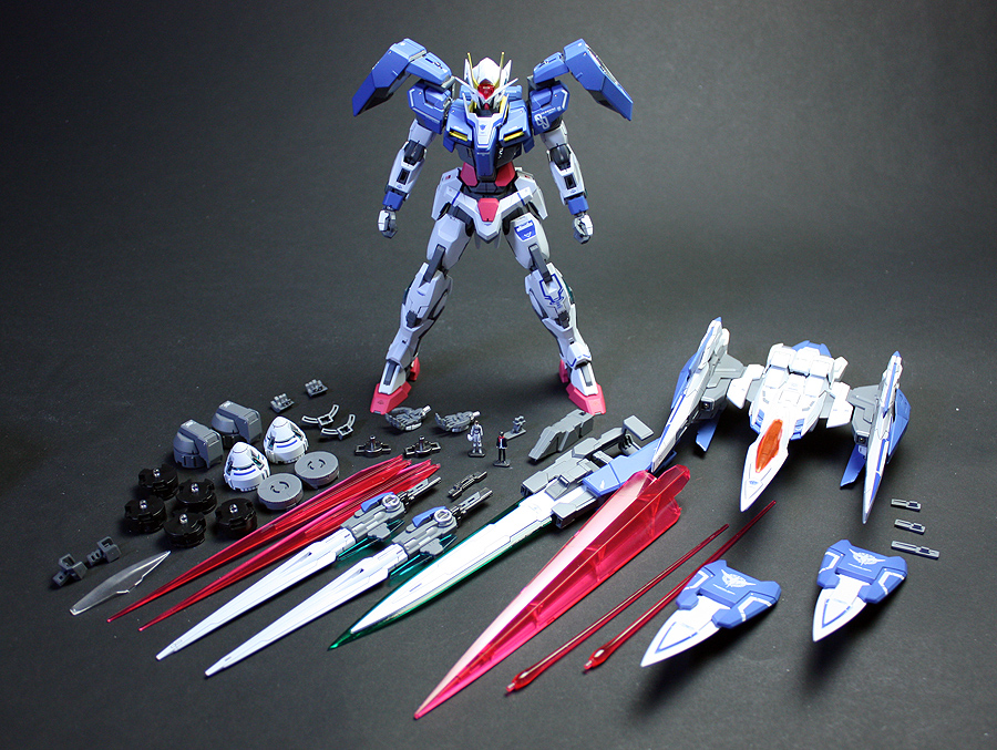 MG 1/100 GN-0000+GNR-010 OO Raiser by Bandai