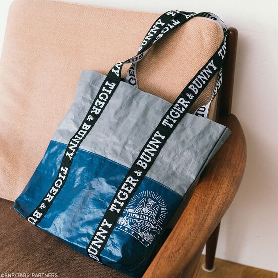 PRE-ORDER : ONOFFY FREE × TIGER & BUNNY 2 Laminate Bag