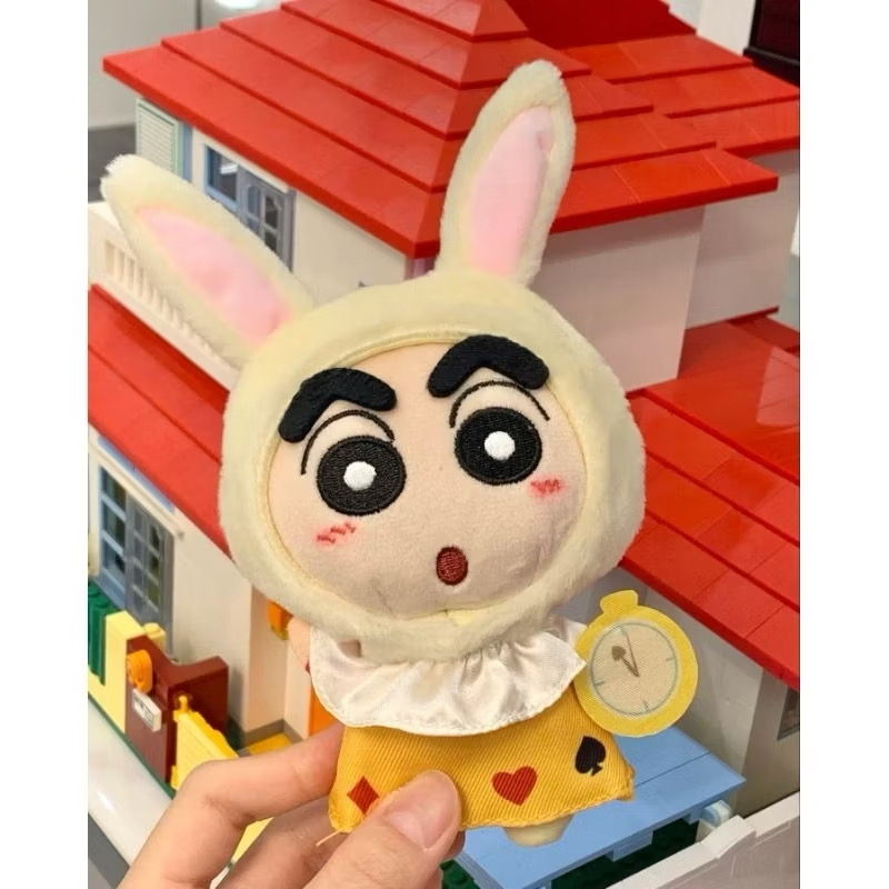 ตุ๊กตาพวงกุญแจ Crayon Shinchan x Alice in Wonderland Series Plush Keychain by LDCX