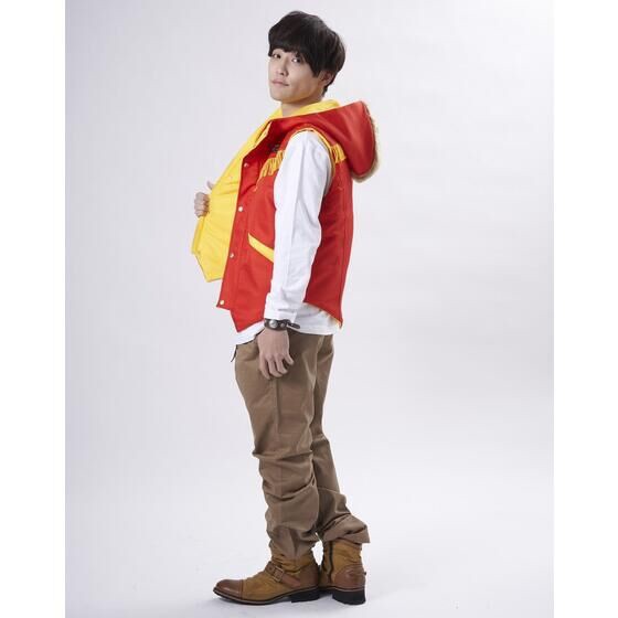 PRE-ORDER : Zyuden Sentai Kyoryuger Kyoryu Red Daigo Vest