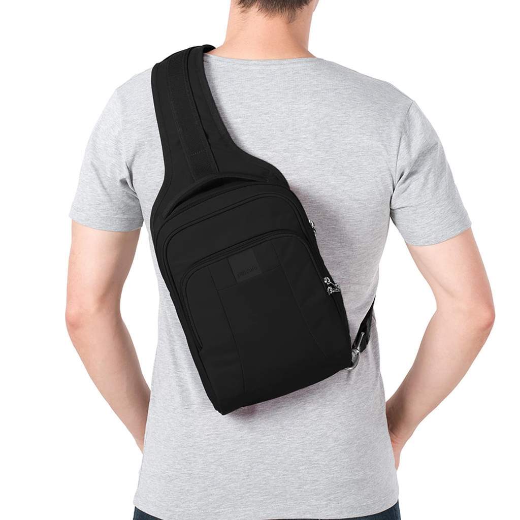 กระเป๋าป้องกันการโจรกรรม Pacsafe Metrosafe LS150