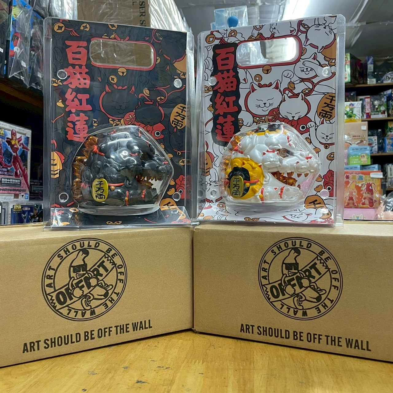 โมเดลก็อตซิล่าแมวกวักมีไฟ Godzilla - Godzilla Red Flame Hundred Cats Mini Bust Fortune Black / White by OFFART x Horiren (มีกล่องน้ำตาล)