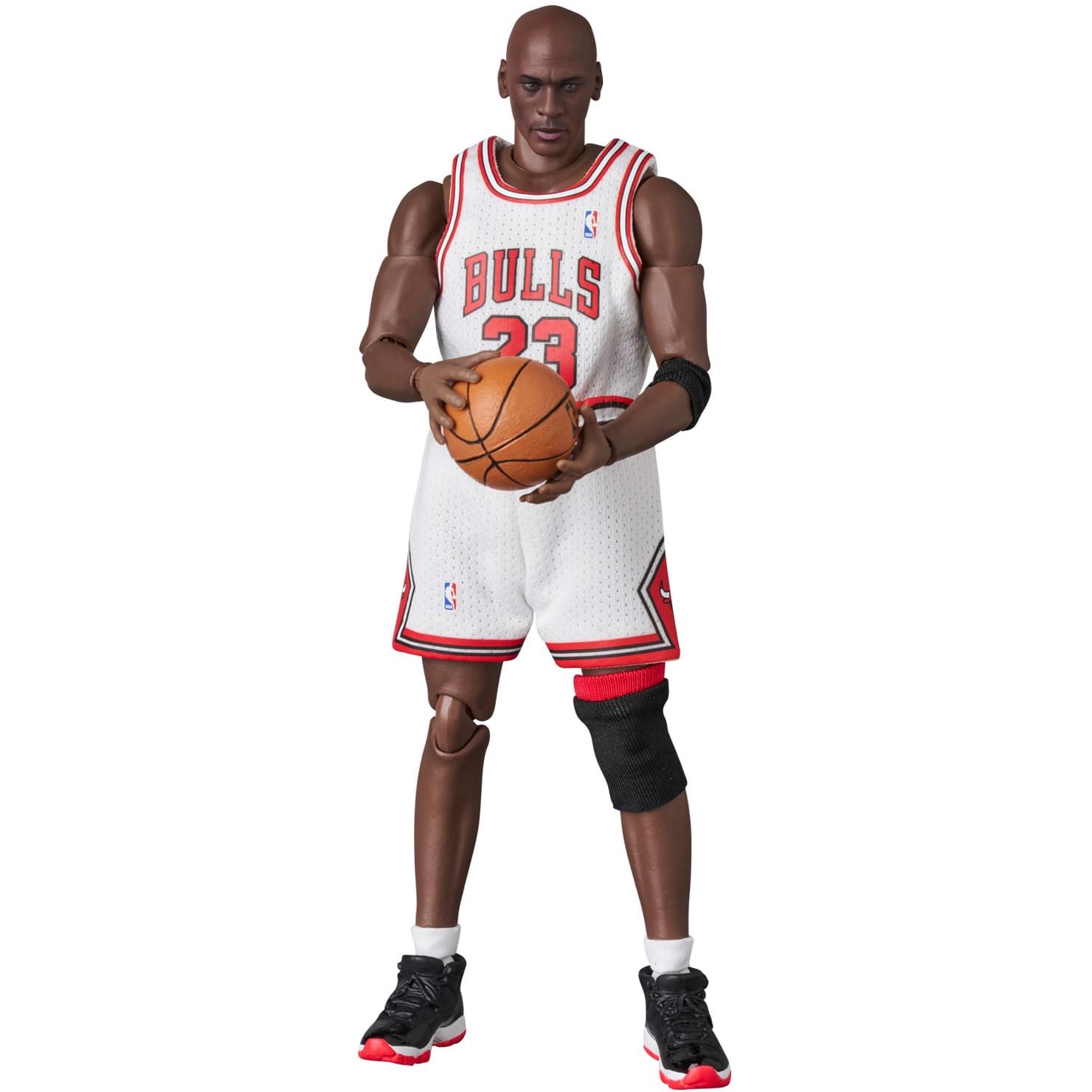 Pre-order : MAFEX No.255 MAFEX Michael Jordan (Chicago Bulls HOME) by Medicom Toy