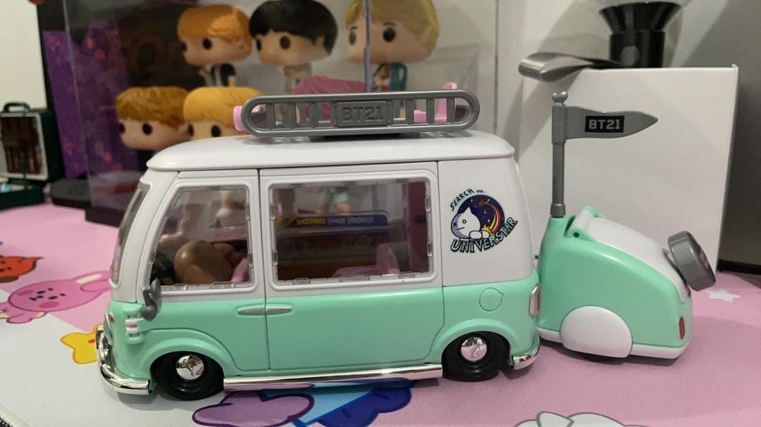 ฟิกเกอร์รถ BT21 Universtar Camping Car Play Set by Line Friends x Young Toys