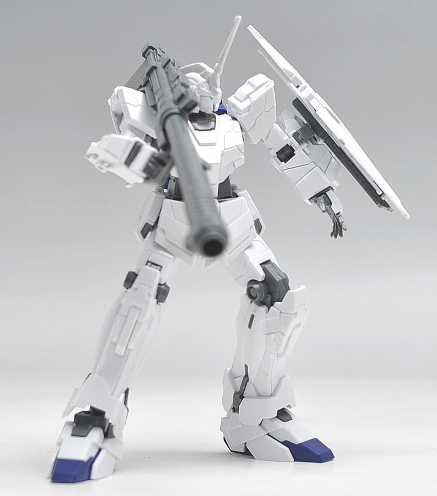 HGUC 1/144 RX-0 Unicorn Gundam Unicorn Mode + Head Display Base by Bandai
