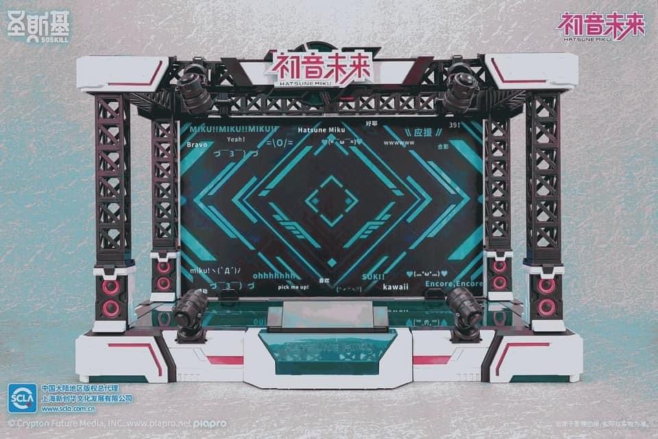 Pre-order : 1/12 Hatsune Miku Singing the Future Vocaloid + Stage Set Plastic Model Kit by SOSKILL x YOLOPARK