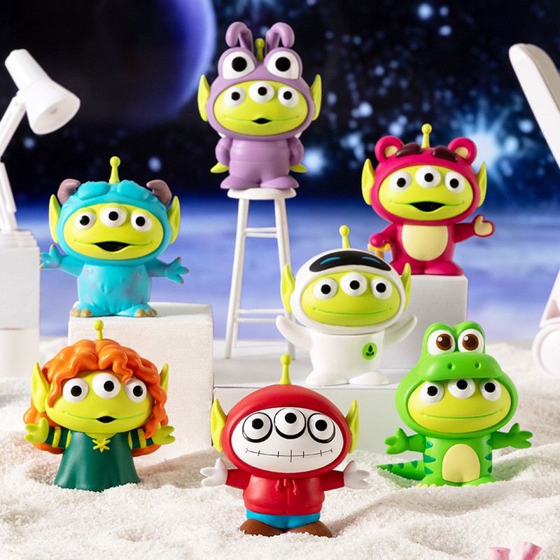 กล่องสุ่ม Miniso Alien Remix : Toy Story Little Green Men Blind Box by Herocross (Set of 9)