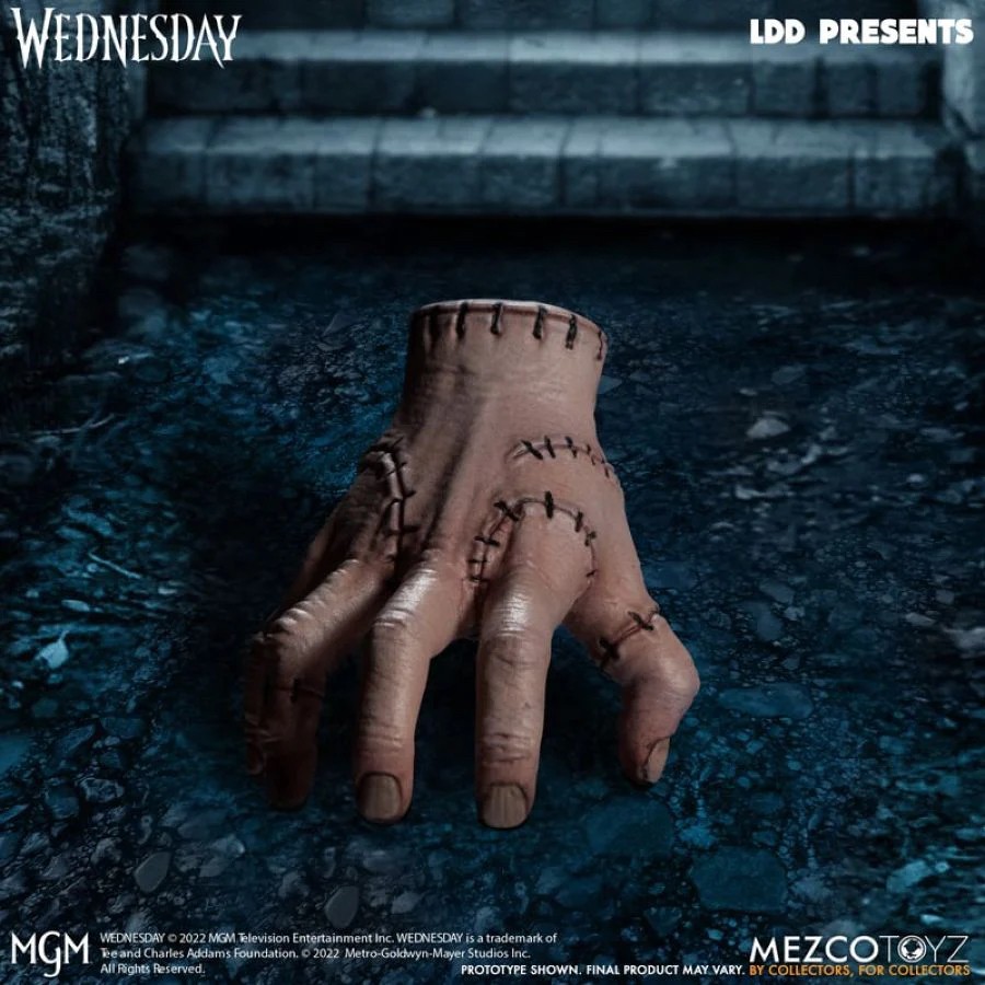 Pre-order : LDD Presents Living Dead Dolls Wednesday by Mezco Toyz