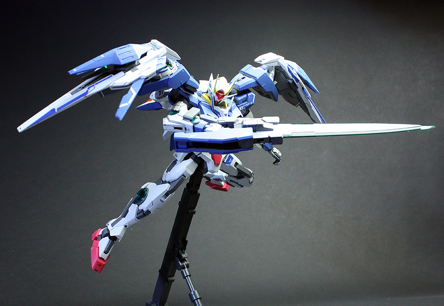MG 1/100 GN-0000+GNR-010 OO Raiser by Bandai