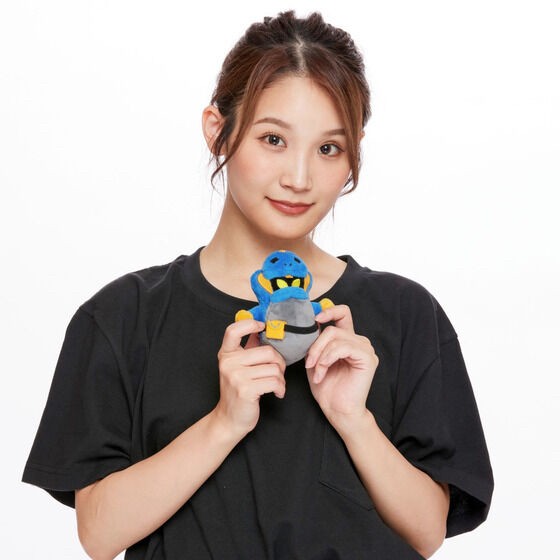 PRE-ORDER : Kamen Rider Revice Lovekov Mini Mini Mascot Charm