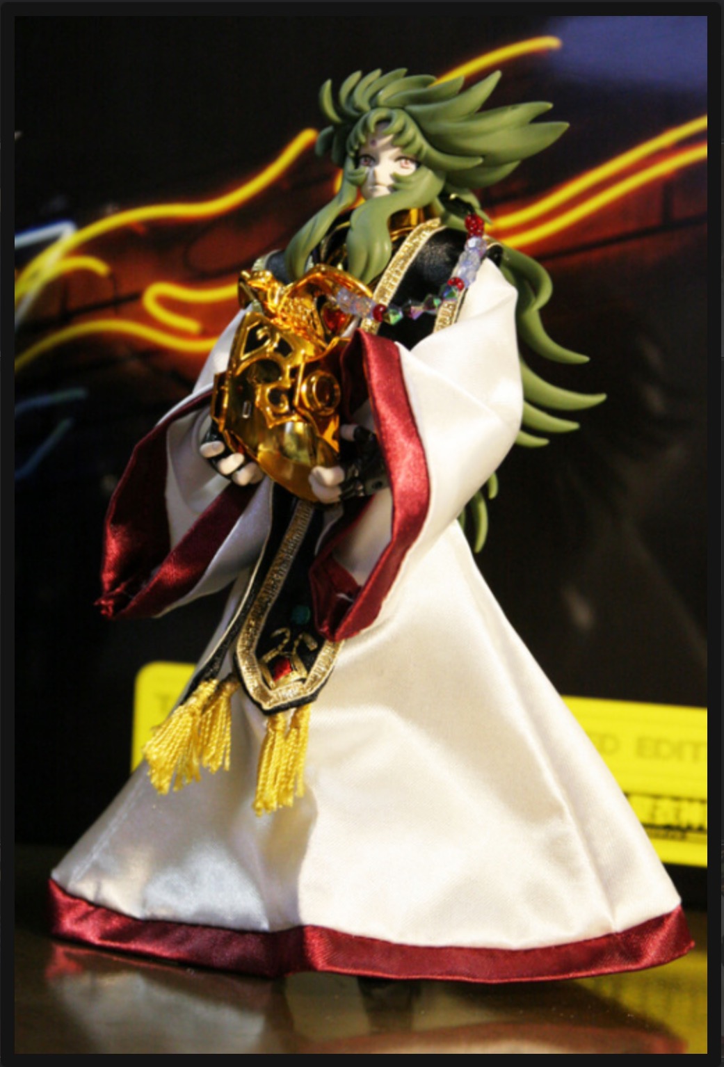 Saint Seiya Saint Cloth Myth Aries Shion Surplice & Grand Pope Shion by Bandai Tamashii 2008 Exclusive