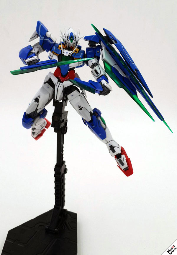 Gundam RG 1/144 OO QAN[T] by Bandai