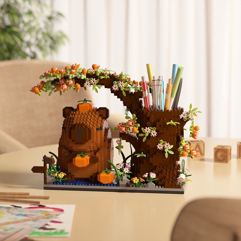 York Block M 3166 - Capybara Tree Pen Holder