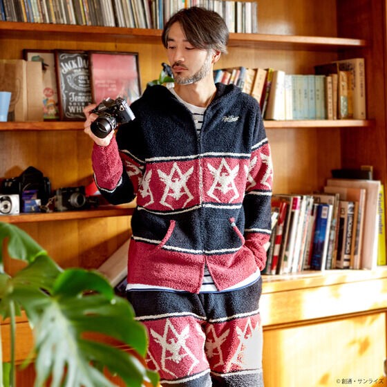 PRE-ORDER : STRICT-G "Mobile Suit Gundam" Mokomoko Room Wear Zip Parka