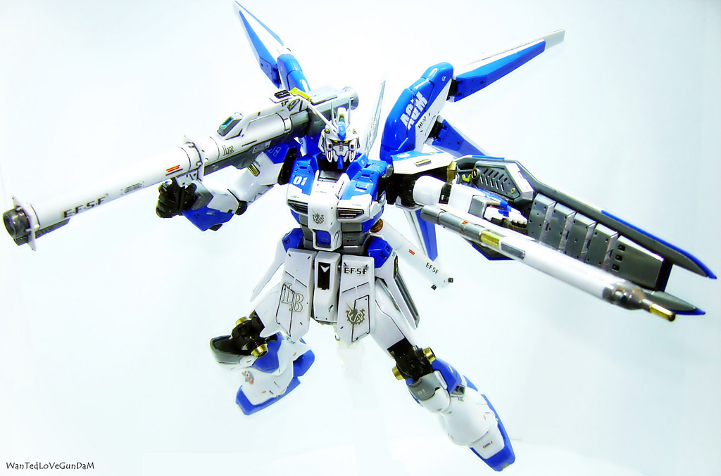 MG 1/100 RX-93-2 Hi-v Gundam by Bandai
