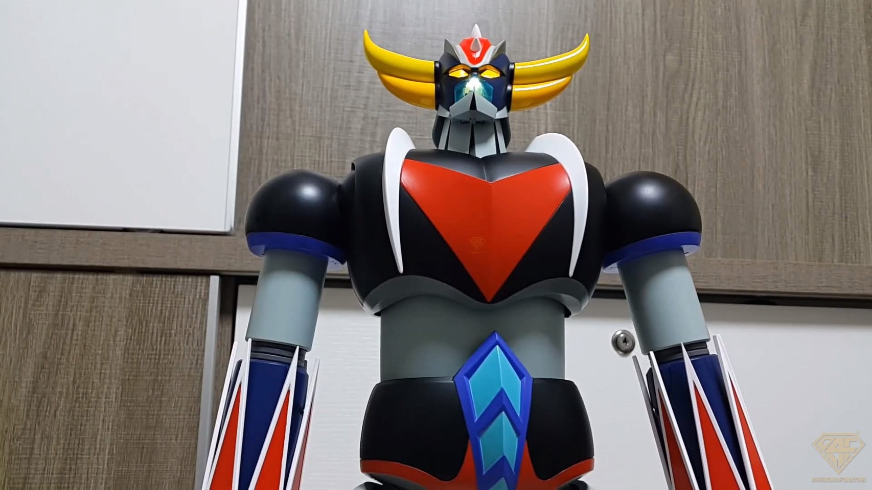 GRAND ACTION BIGSIZE MODEL Grendizer Original Color Ver. by Future Quest (Evolution Toy)