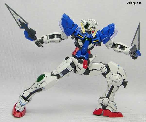 MG 1/100 GN-001 Gundam Exia by Bandai