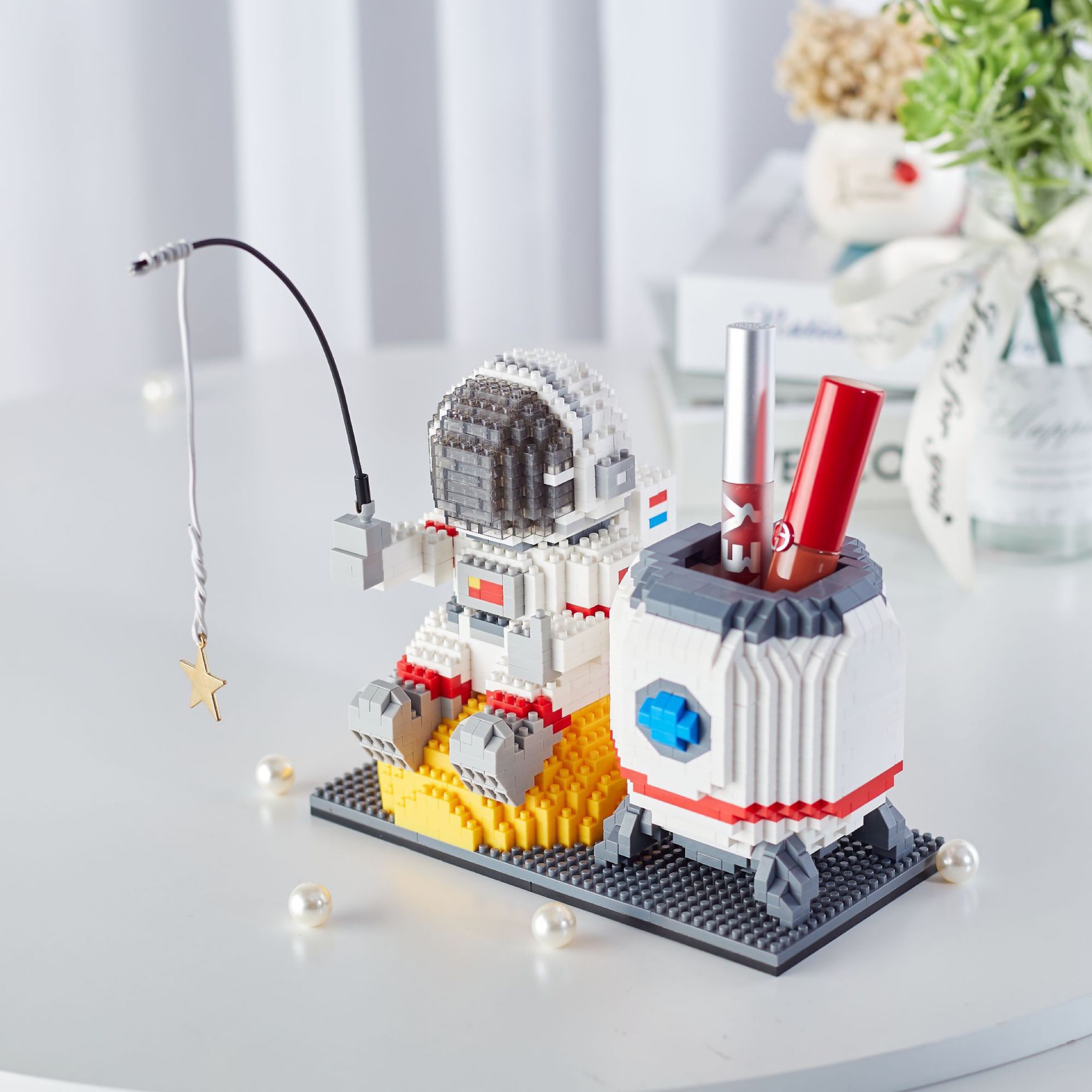 Yapin 6903 Astronaut Pen Case 1588pcs มีไฟ