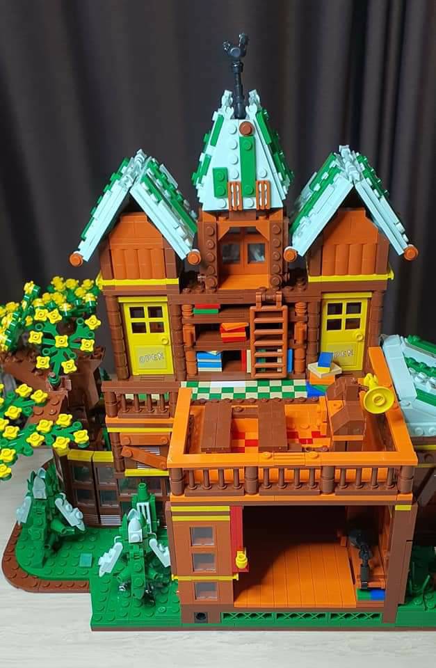 86002 Tree House 2466pcs
