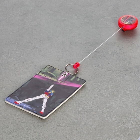 PRE-ORDER : Mobile Suit Gundam Extendable Pass Case