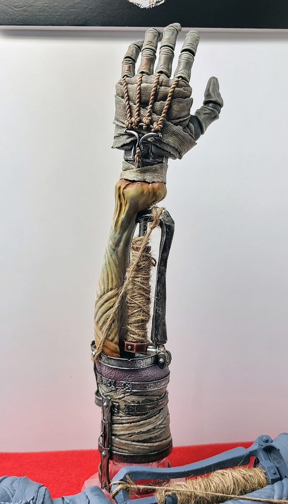 Pre-order : SEKIRO: SHADOWS DIE TWICE Shinobi Prosthetic 1/2 Scale Replica by Gecco