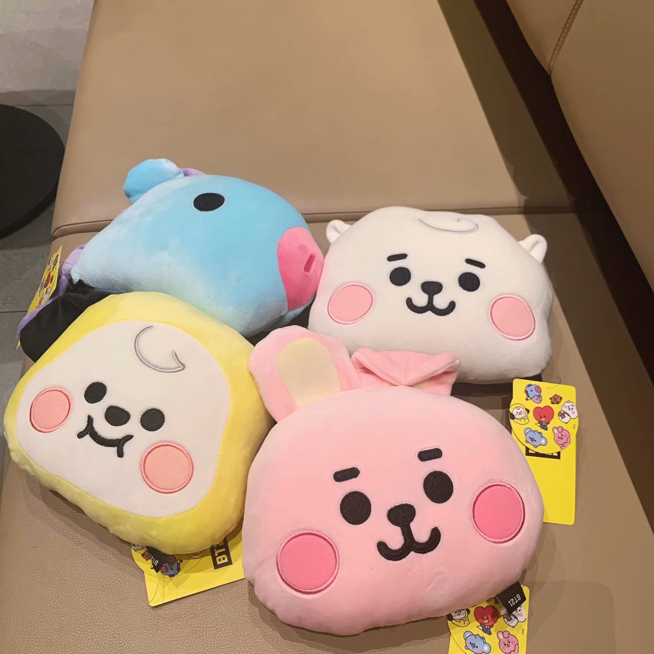หมอนรองคอ BT21 ติดเบาะรถ/เก้าอี้