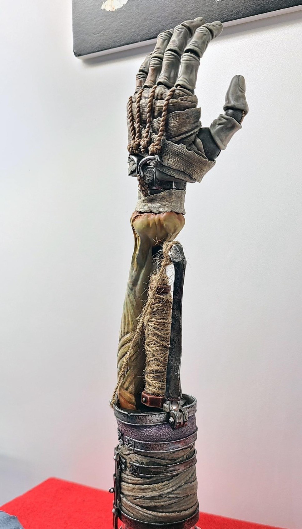 Pre-order : SEKIRO: SHADOWS DIE TWICE Shinobi Prosthetic 1/2 Scale Replica by Gecco