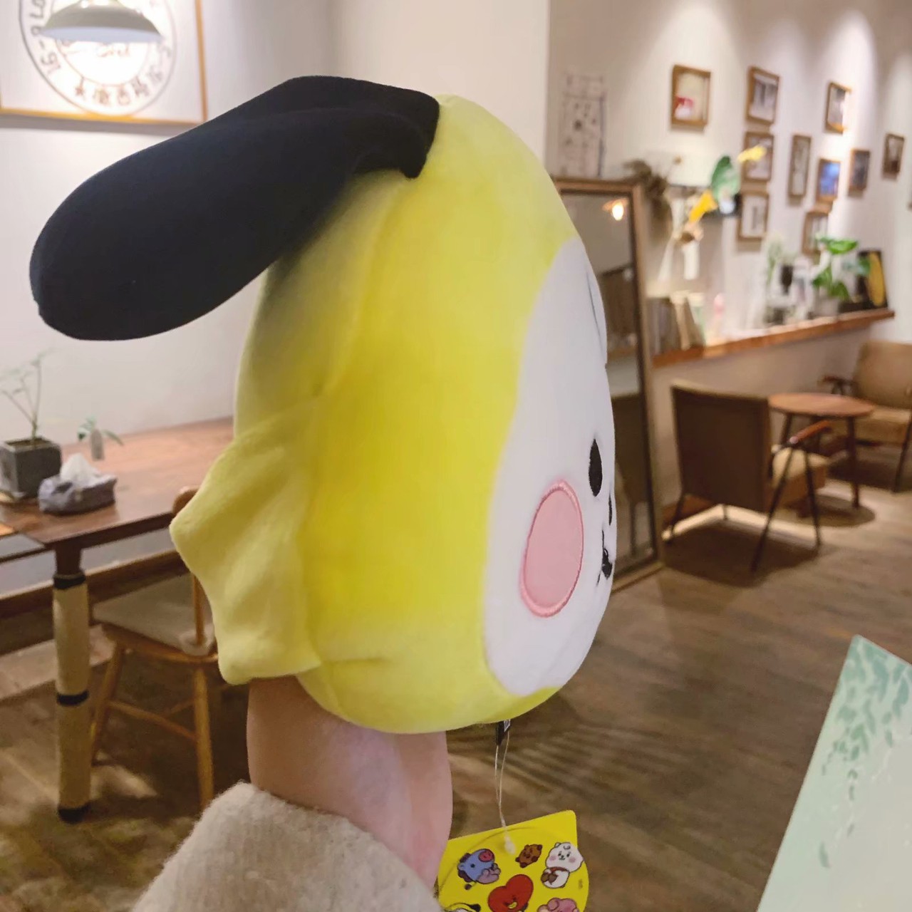 หมอนรองคอ BT21 ติดเบาะรถ/เก้าอี้