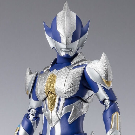 PRE-ORDER : S.H.Figuarts Hunter Knight Tsurugi (Ultraman Mebius)