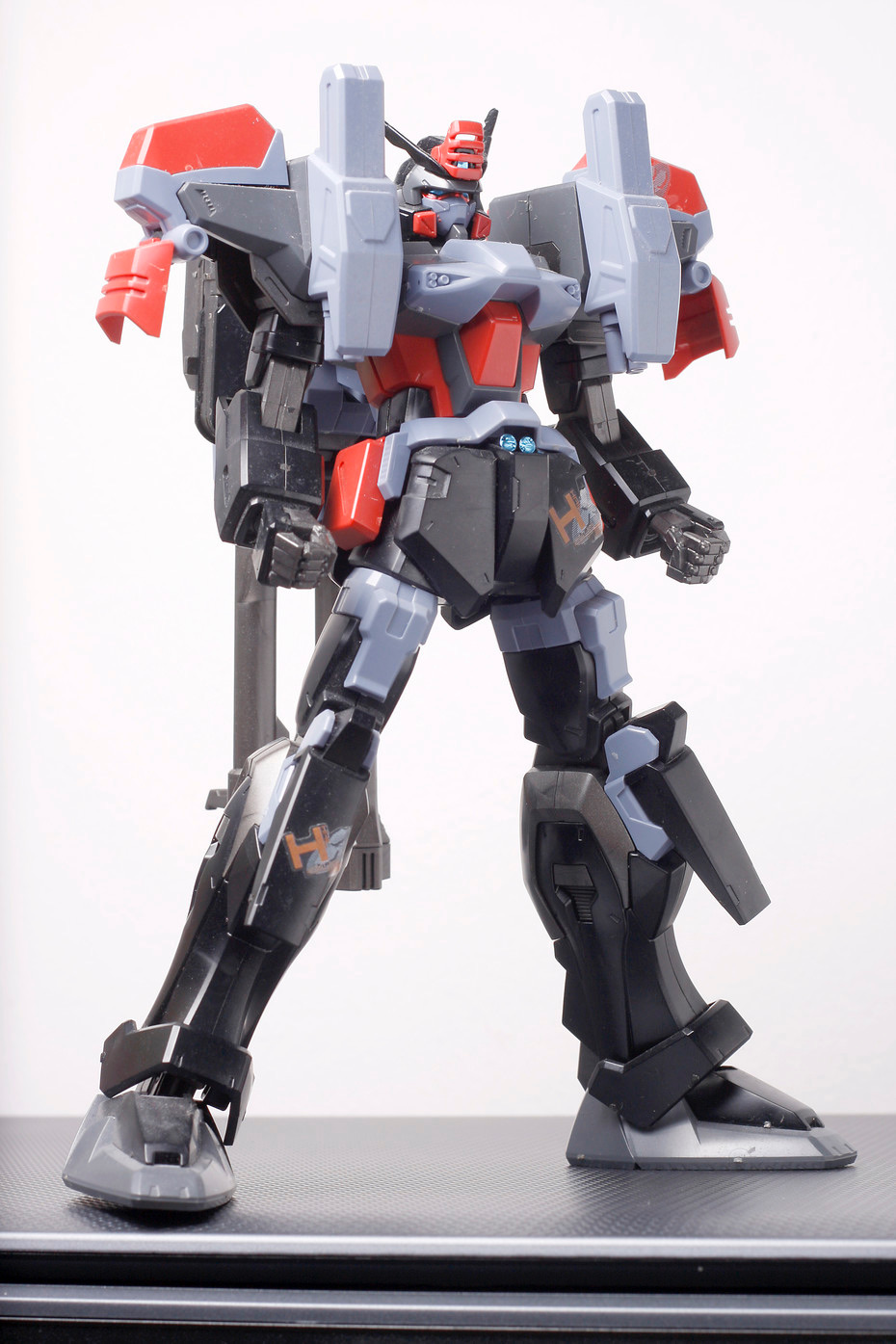 1/100 LH-GAT-X103 Hail Buster Gundam by Bandai