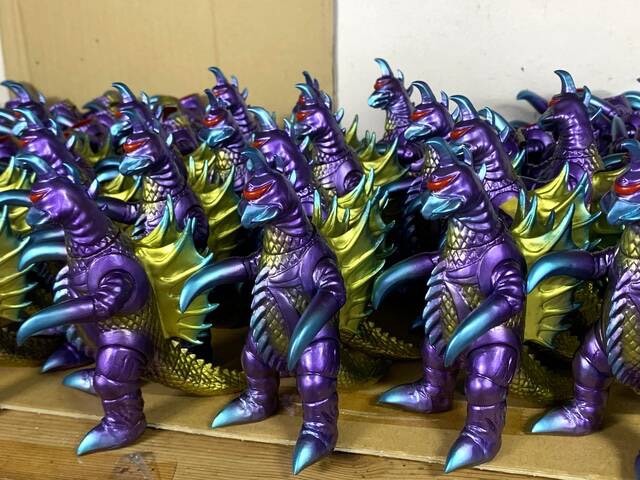 Godzilla - CCP Middle Size Series Vol.11 Gigan Purple Metallic Ver. Soft Vinyl by CCP (Lot JP)