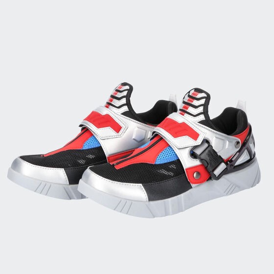 PRE-ORDER : Kamen Rider Kabuto Sneaker | HENSHIN by KAMEN RIDER