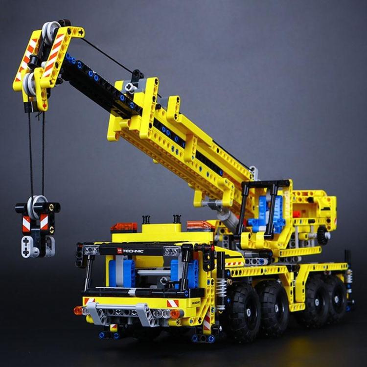 Lepin 20040 Mobile Crane 1392pcs