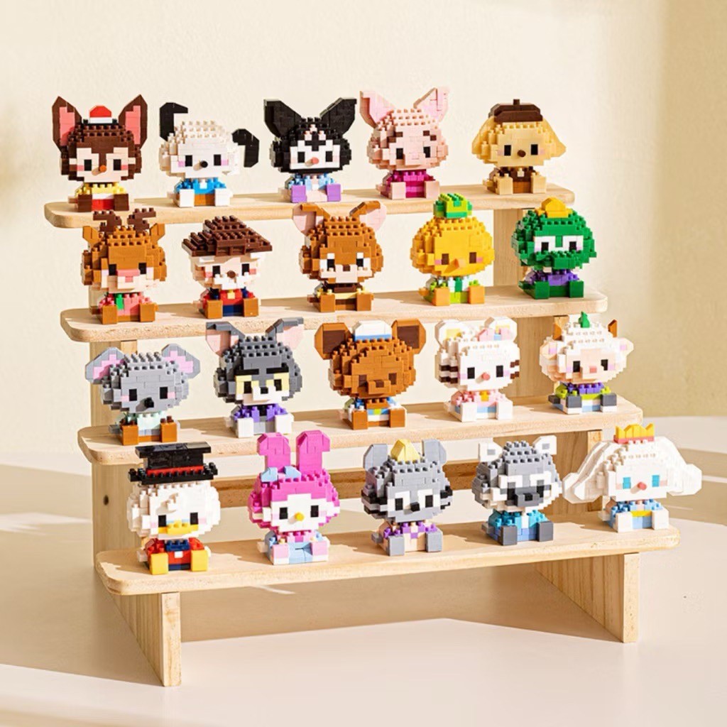 M 53-82 Hit Sanrio & Disney Funny Park