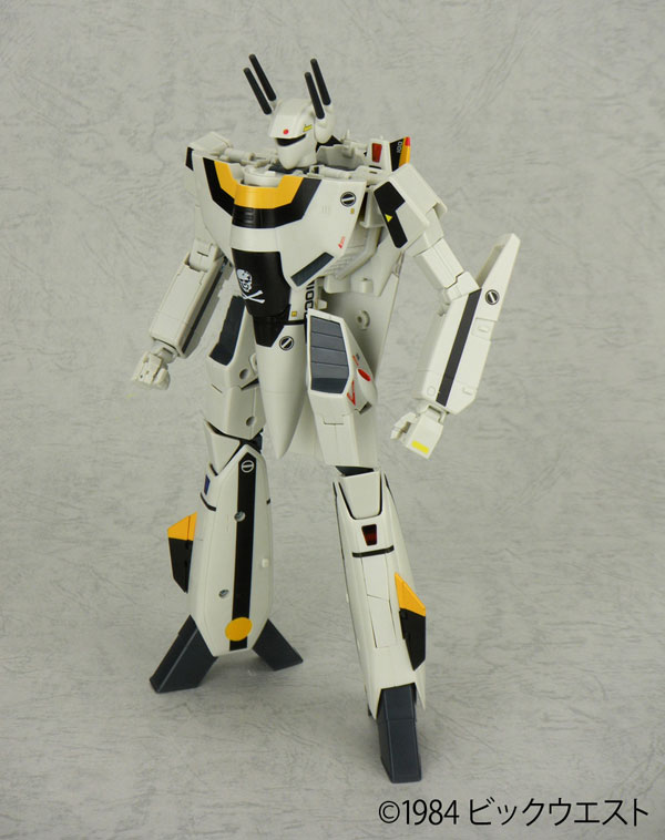 Macross : Do You Remember Love? 1/60 VF-1S Roy Focker by Yamato