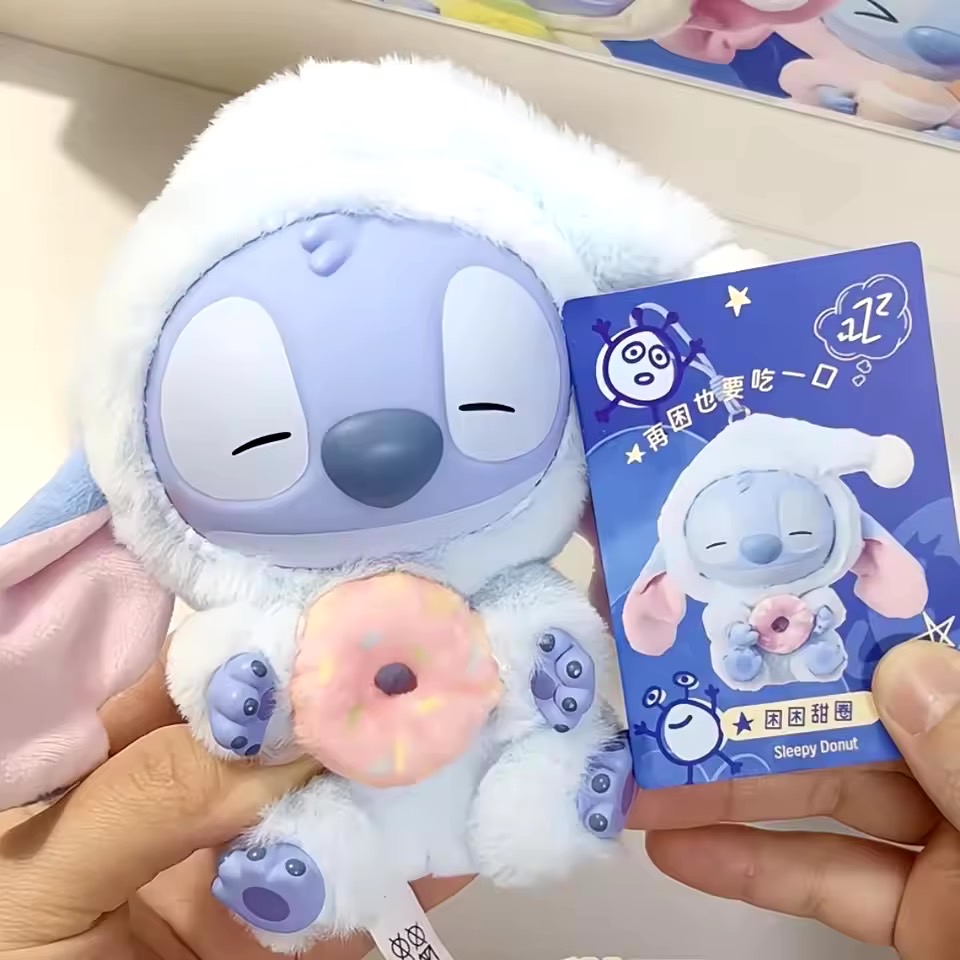 ตุ๊กตาพวงกุญแจ Disney - Lilo & Stitch - Eat Something Before Sleep Series Plush Keychain by Miniso