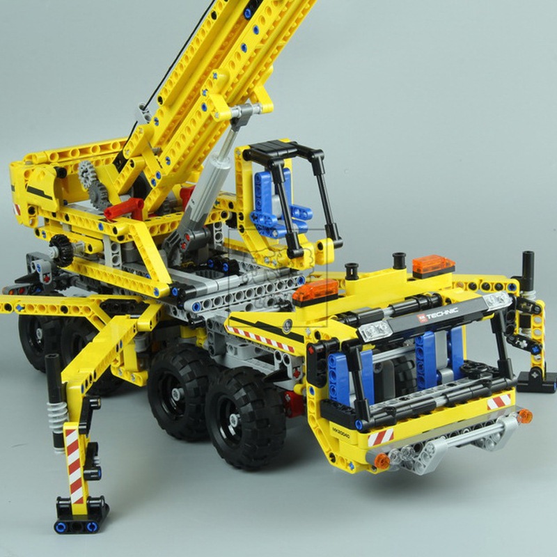 Lepin 20040 Mobile Crane 1392pcs
