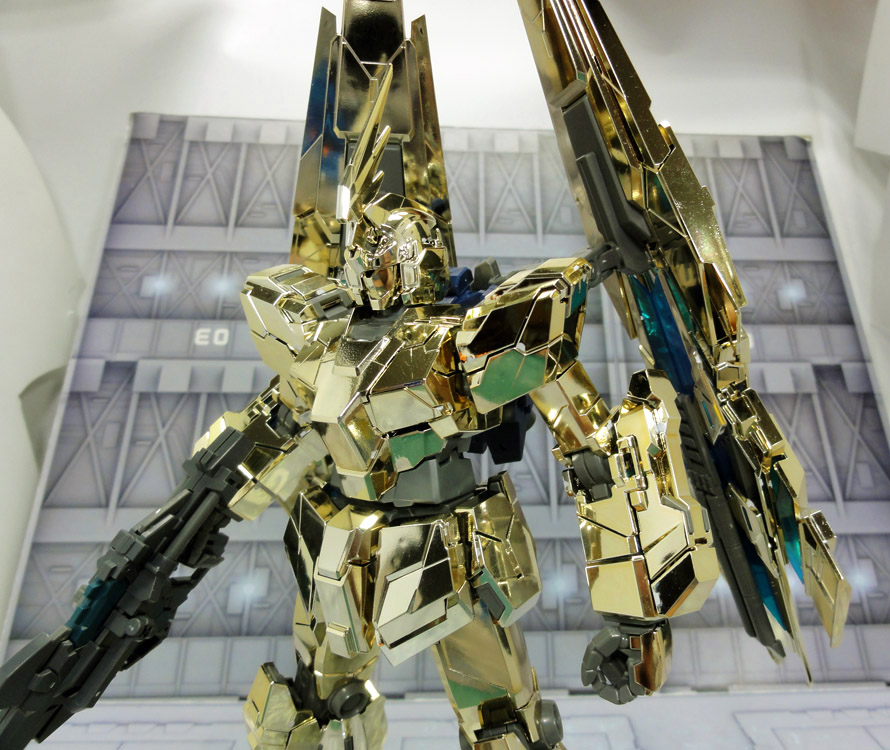 MG 1/100 RX-0 Unicorn Gundam 03 Phenex by Bandai