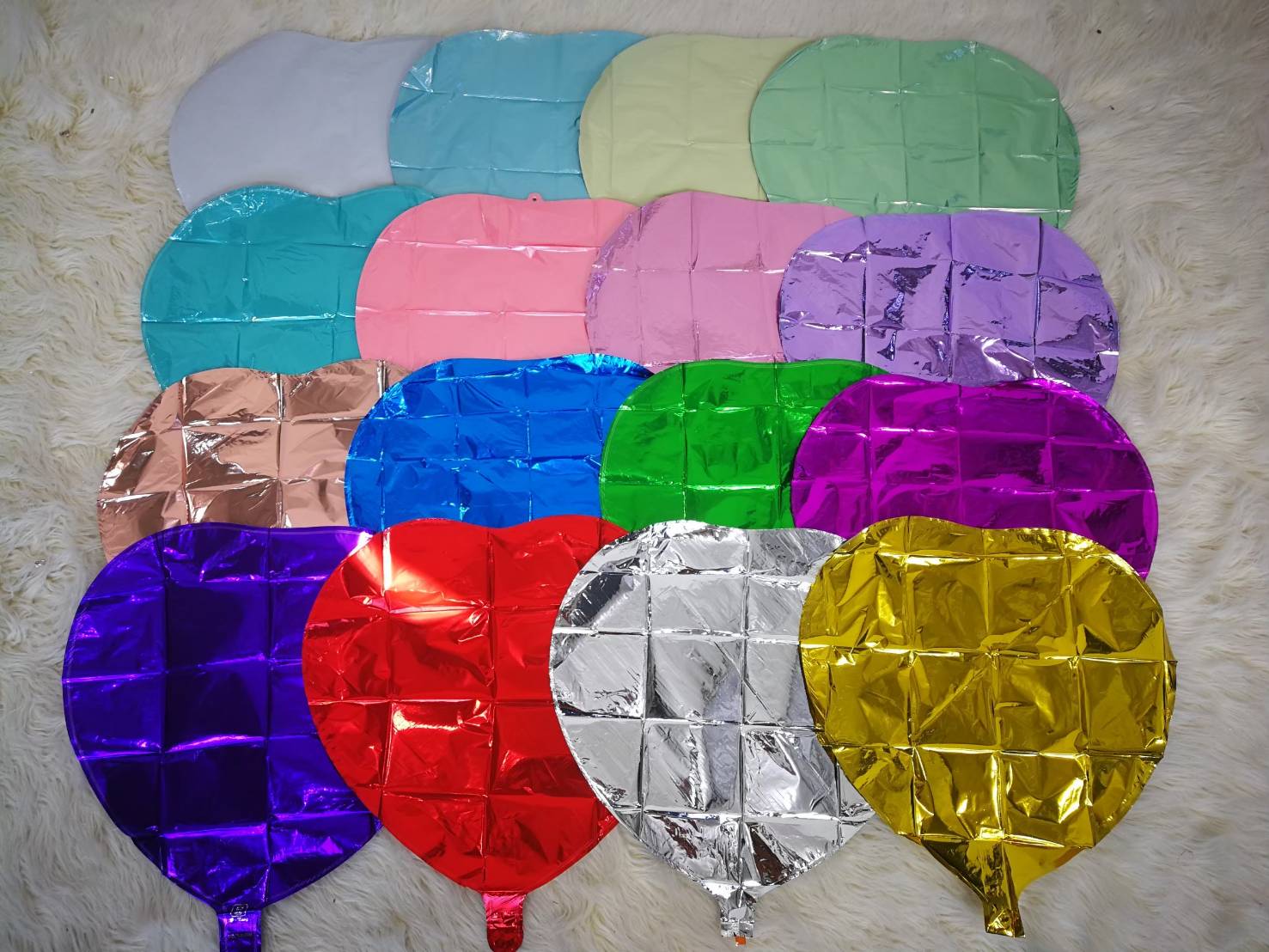 ช่อลูกโป่ง 7 ลูก พร้อมตกแต่ง สี Super Metalic สีเข้มและเงาพิเศษ