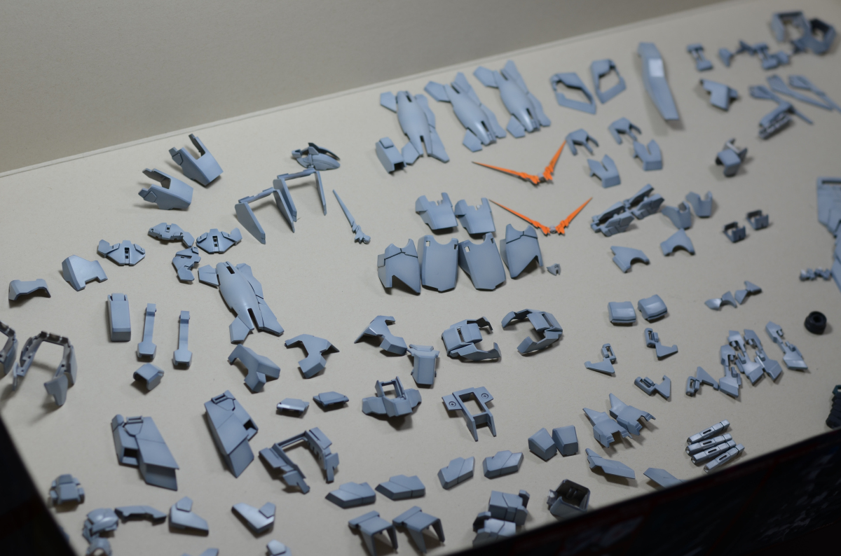 MG 1/100 RX-0 Unicorn Gundam Full Psycho-Frame Prototype Mobile Suit with Cage by Bandai