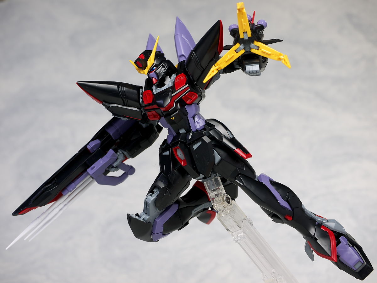 MG 1/100 GAT-X207 Blitz Gundam by Bandai
