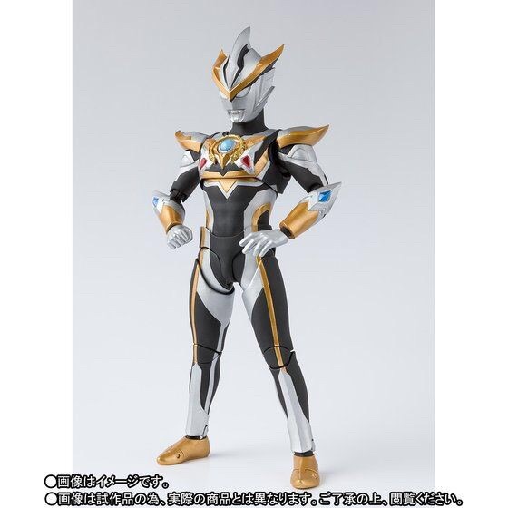PRE-ORDER : S.H.FIGUARTS ULTRAMAN R/B