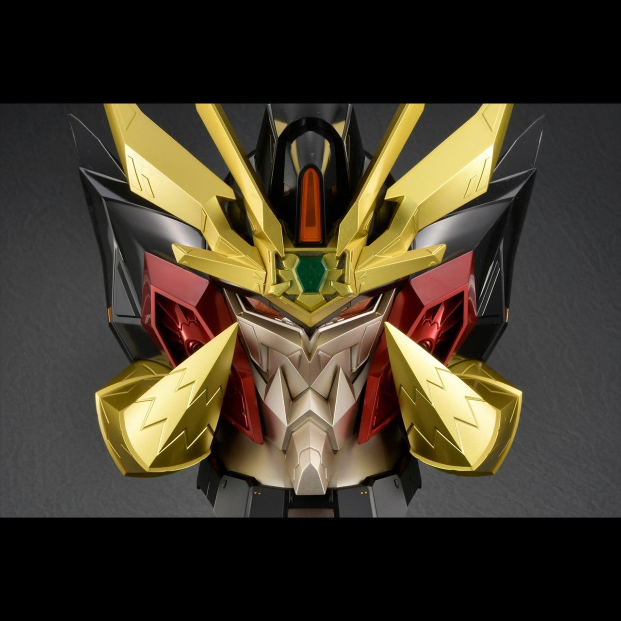 Pre-order : AMAKUNI KIZIN GENESIC GAOGAIGAR Head Display Model by Sentinel x Hobby Japan