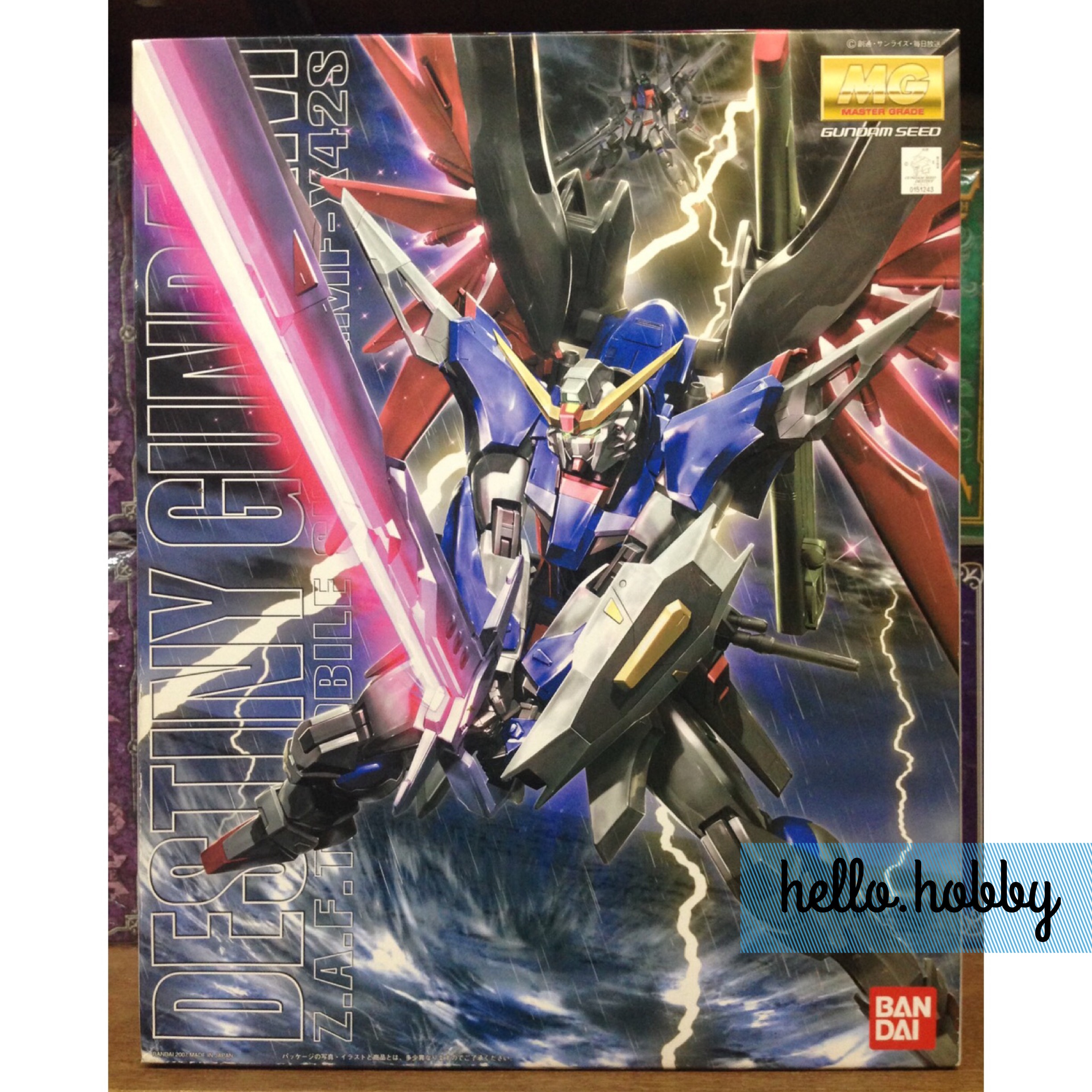 MG 1/100 ZGMF-X42S Destiny Gundam by Bandai