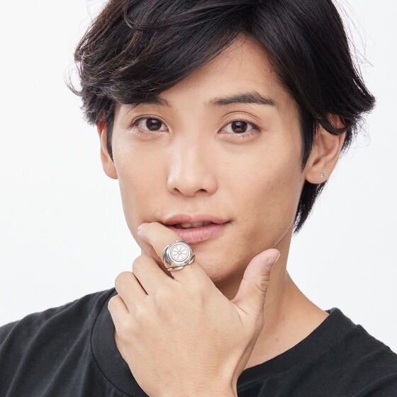 PRE-ORDER : Kamen Rider Design Silver Ring