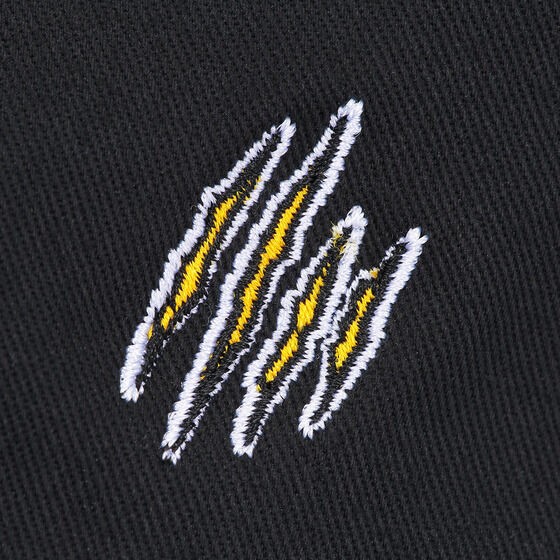 PRE-ORDER : Disney Twisted Wonderland One Point Embroidery Cap