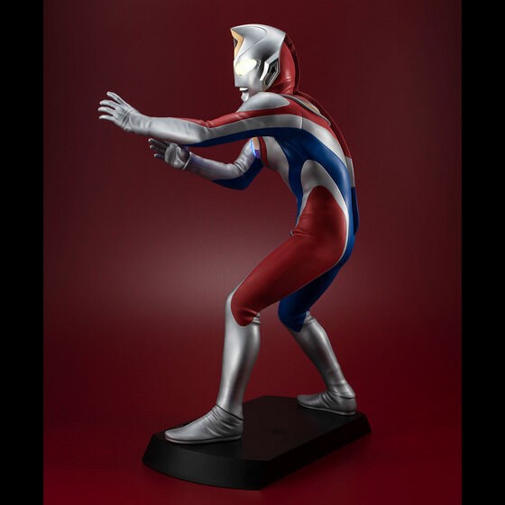 PRE-ORDER : Ultimate Article Ultraman Dyna (Flash Type)