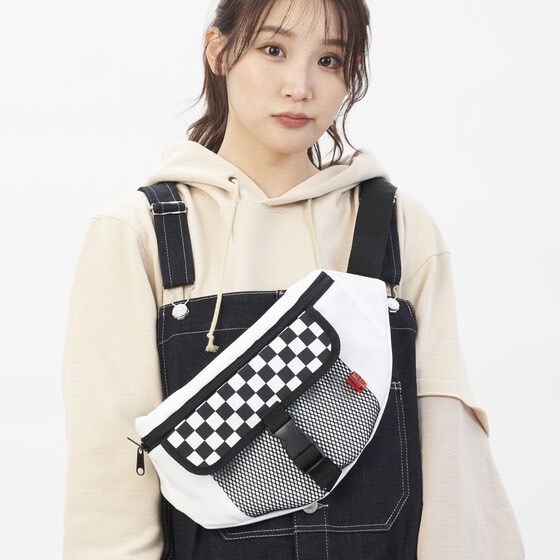 PRE-ORDER : Bakuage Sentai Boonboomger Bun Black/Jou Akuse Shoulder Bag